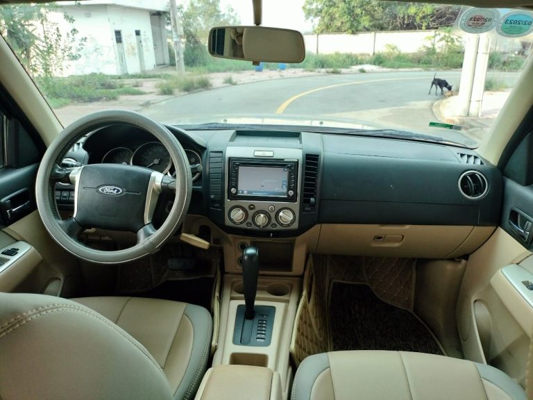 ford-everest-so-tu-dong-may-dau-2-5l-10