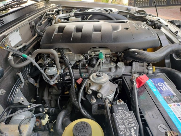 ford-everest-so-tu-dong-may-dau-2-5l-13