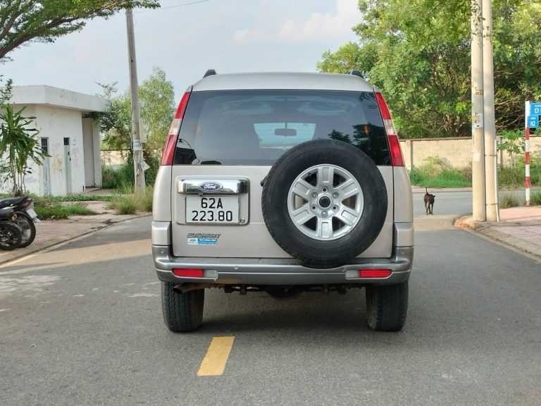 ford-everest-so-tu-dong-may-dau-2-5l-4